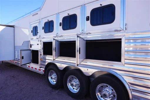 2024 Cimarron 18' 6 "SW Norstar 4 Horse Rear Side Load