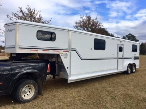 2002 Jamco 4 HORSE HEAD TO HEAD