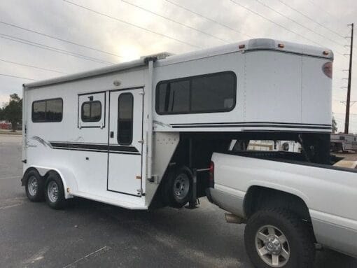 2004 Sundowner 2 HORSE W/ AC AND AWNING