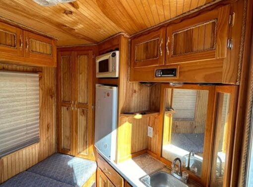 1998 3 horse Cherokee Trailer with 5' short wall
