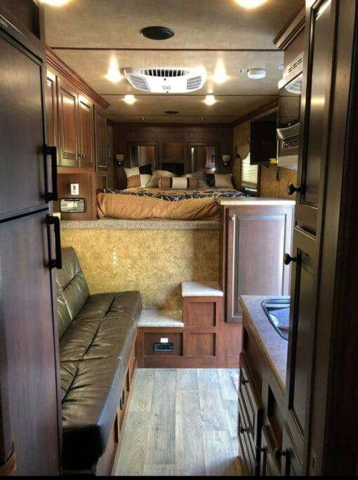 2021 Exiss 7210 - 2 horse LQ slant